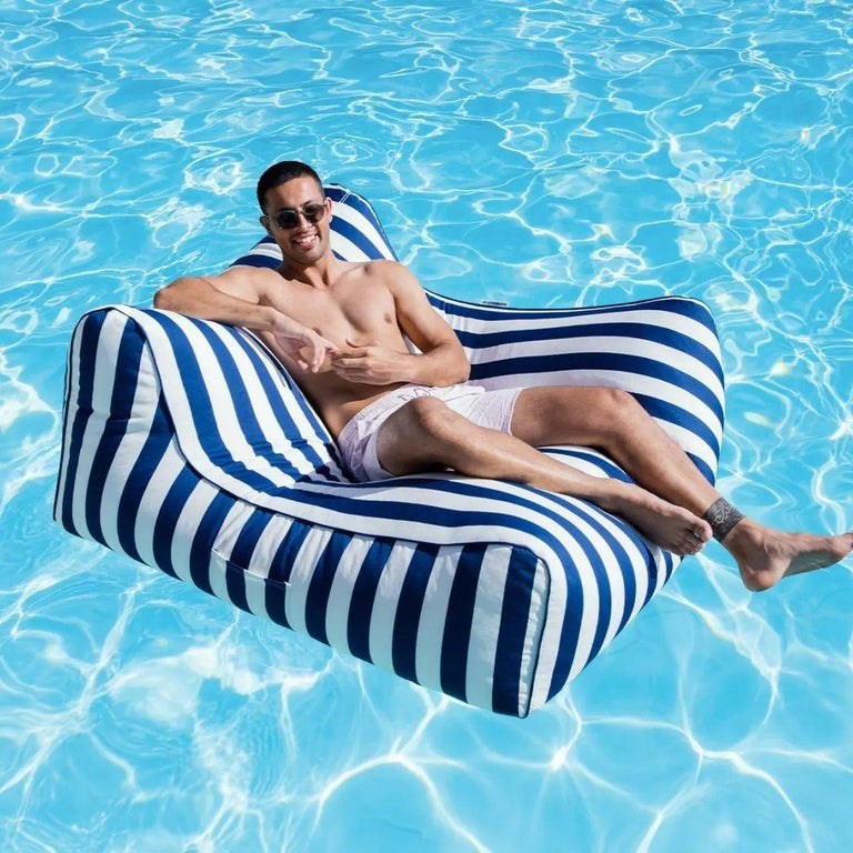 What to Look For in Commercial Pool Loungers - Bean Bags R Us